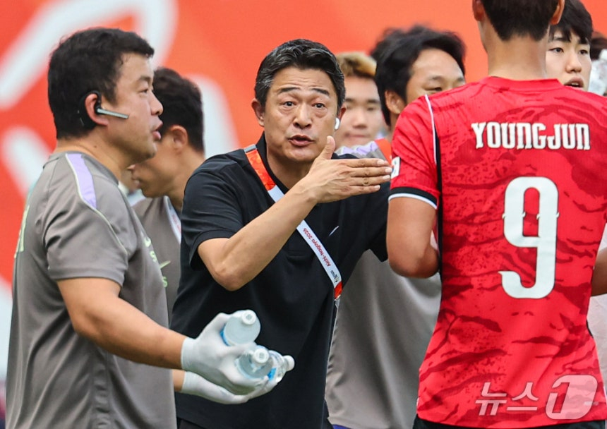 이민성(가운데) 한국 U-23 축구대표팀 감독. /사진=뉴스1
