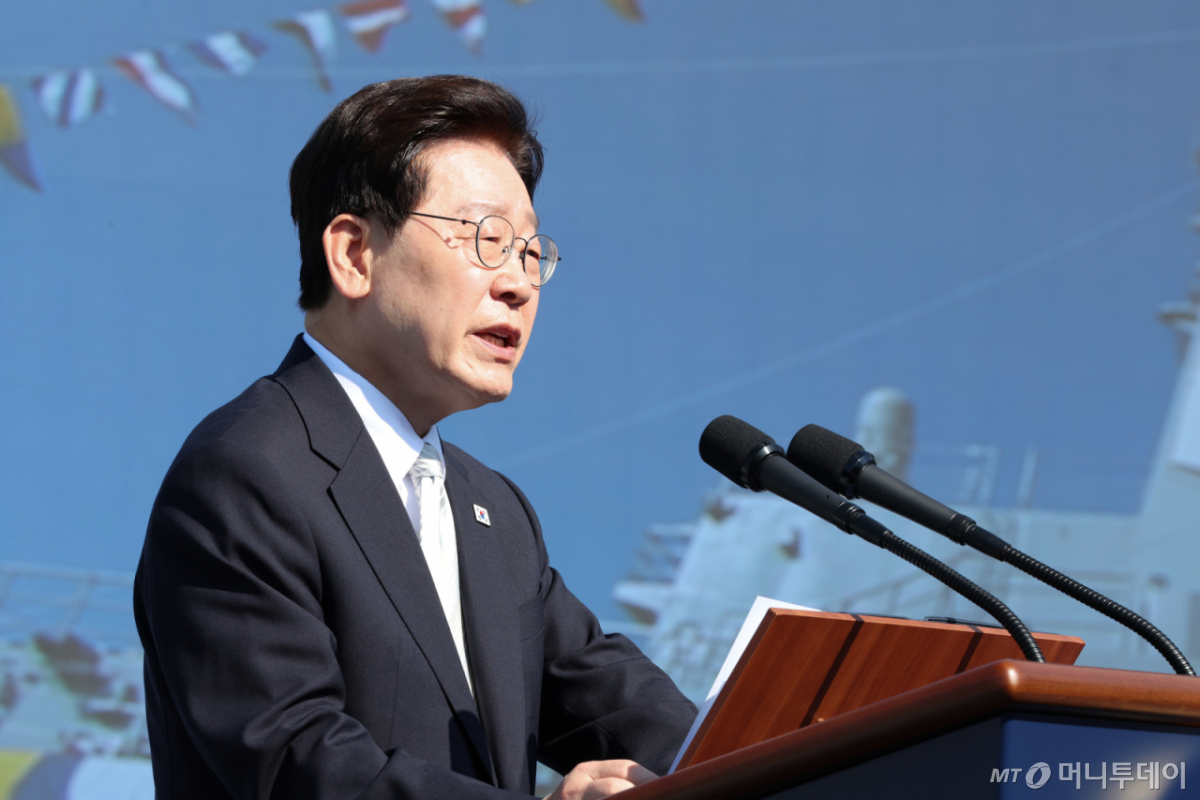 (울산=뉴스1) 이재명 기자 = 이재명 대통령이 30일 울산에서 열린 대호김종서함 진수식에서 축사를 하고 있다. 2026.9.30/뉴스1 Copyright © 뉴스1. All rights reserved. 무단 전재 및 재배포, AI학습 이용 금지. /사진=(울산=뉴스1) 이재명 기자