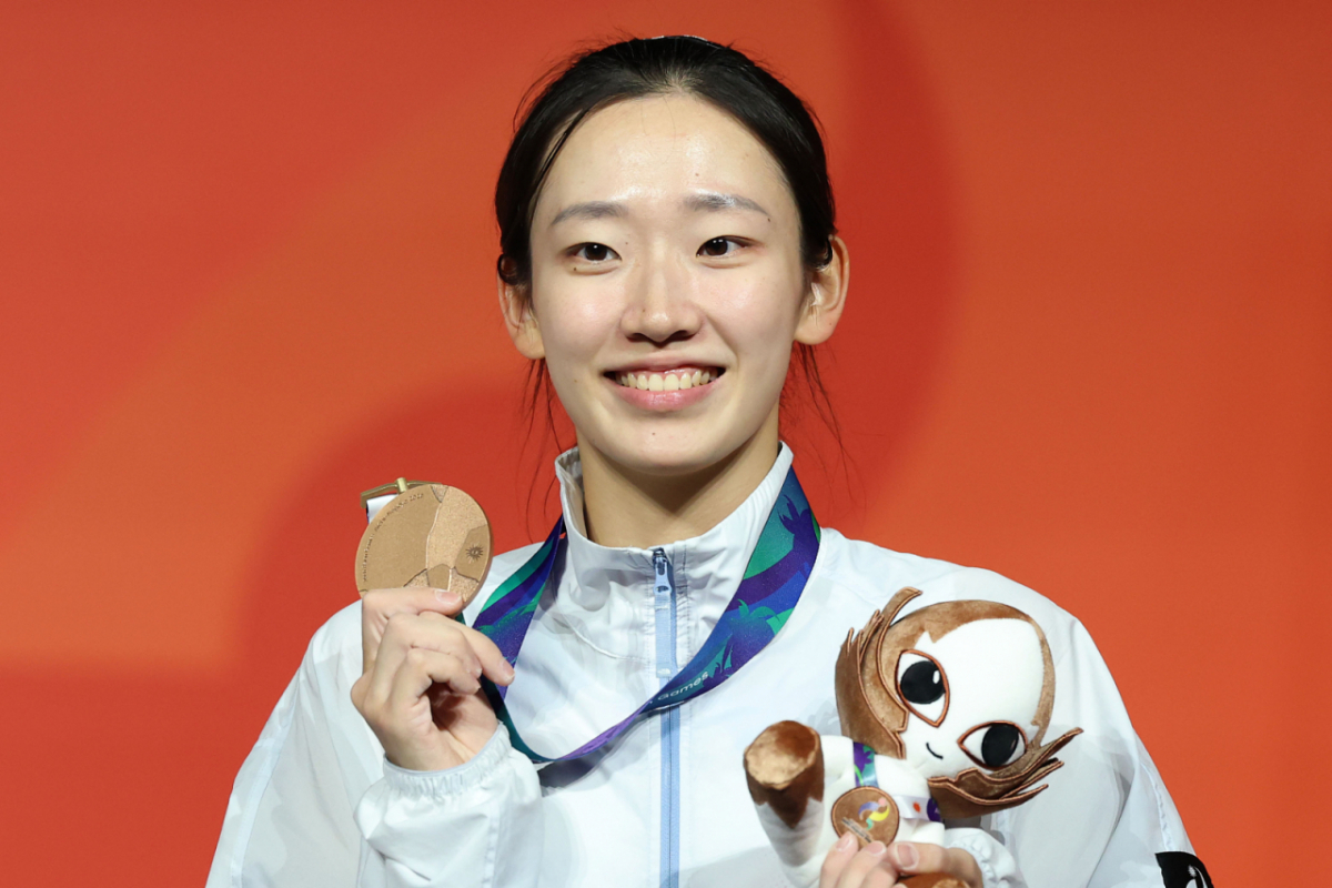 30일 열린 2026 아이치·나고야 아시안게임 클라이밍 여자 스피드4 시상식에서 동메달을 획득한 정지민이 기뻐하고 있다. /사진=뉴시스