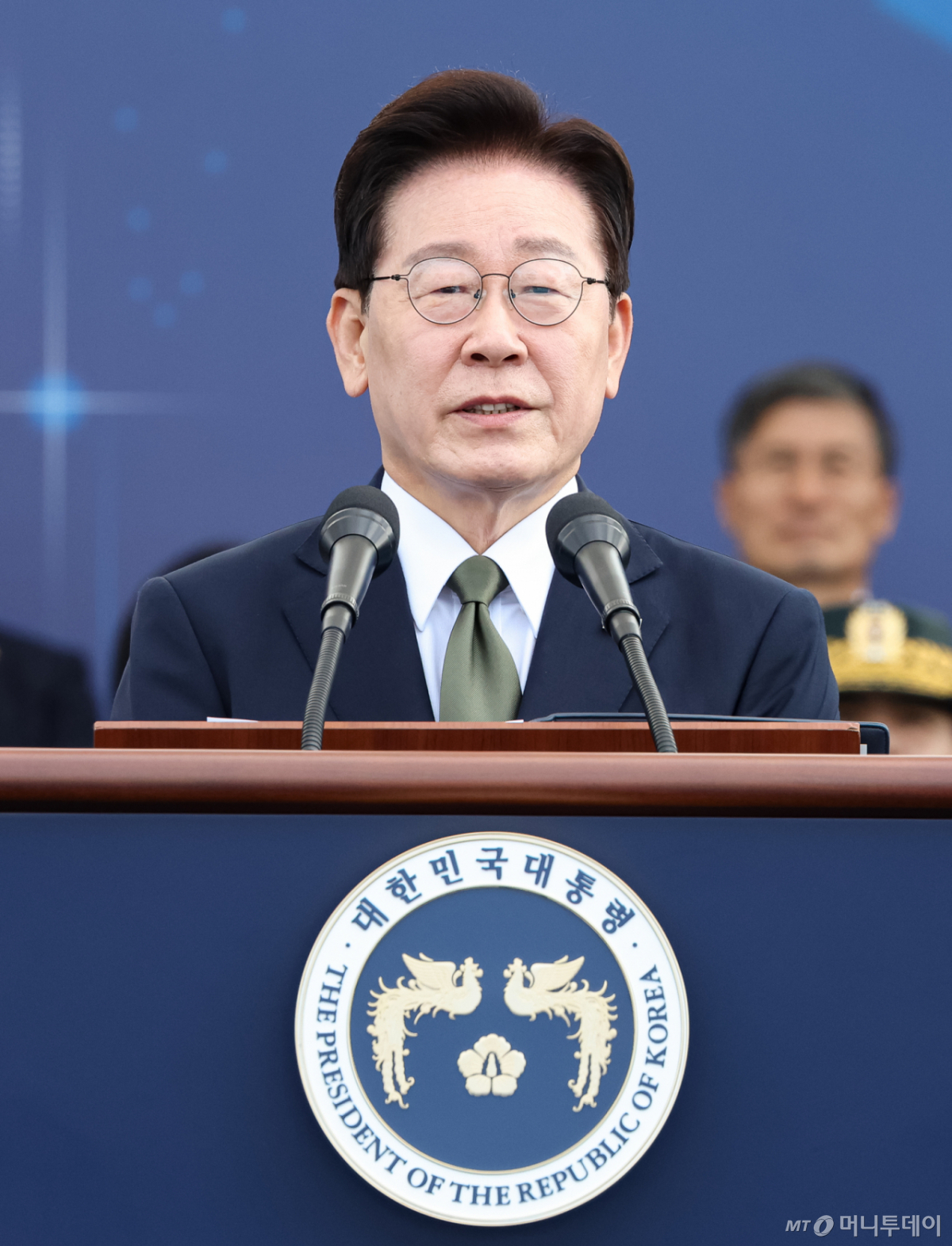 (계룡=뉴스1) 이재명 기자 = 이재명 대통령이 1일 충남 계룡대 활주로에서 열린 제78회 국군의 날 기념식에서 기념사를 하고 있다. (청와대통신사진기자단) 2026.10.1/뉴스1 Copyright © 뉴스1. All rights reserved. 무단 전재 및 재배포, AI학습 이용 금지. /사진=(계룡=뉴스1) 이재명 기자