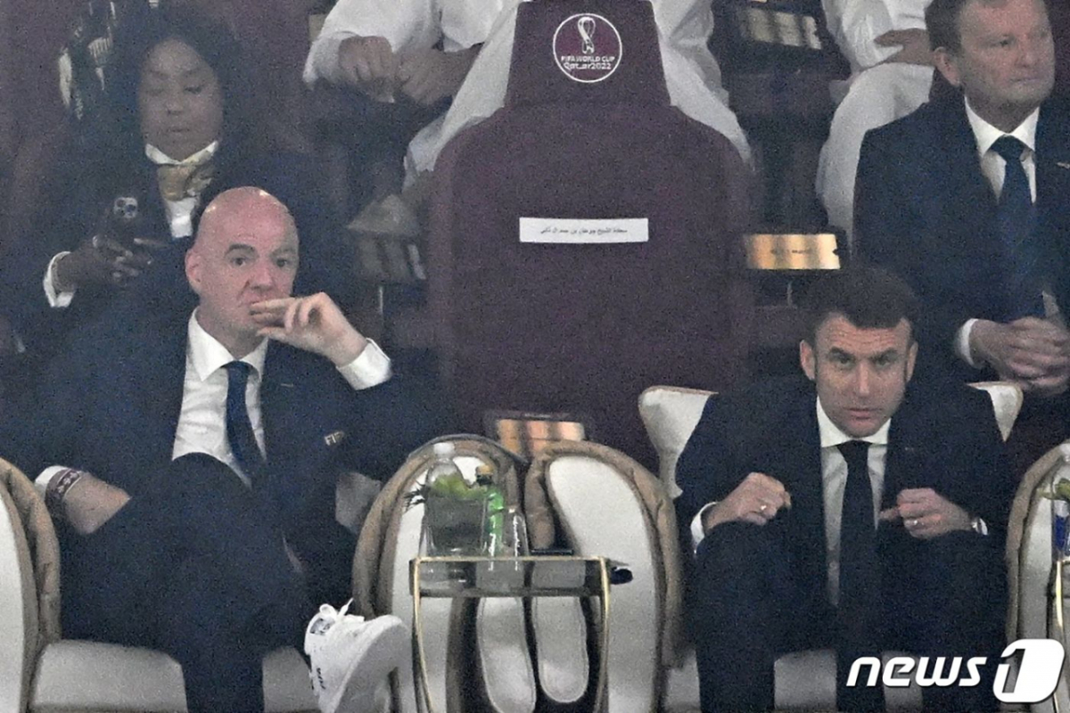 잔니 인판티노(왼쪽) FIFA 회장과 에마뉘엘 마크롱 프랑스 대통령. /사진=뉴스1