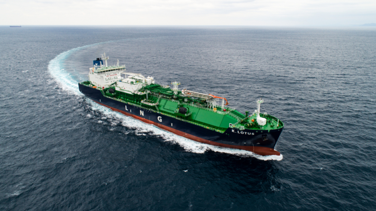 HD현대미포가 건조해 인도한 1만8000㎥급 LNG(액화천연가스) 벙커링선의 시운전 모습./사진=HD한국조선해양