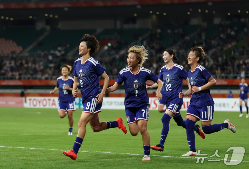일본 여자축구가 북한을 꺾고 아시안게임 금메달을 따냈다. /신화=뉴스1