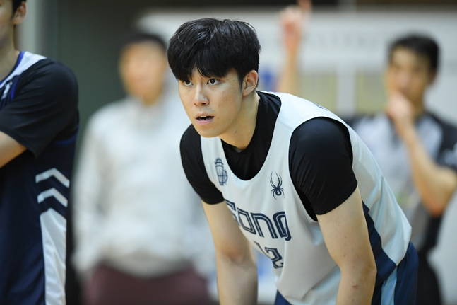 지난 9월 연습경기에 나선 강지훈의 모습. /사진=KBL