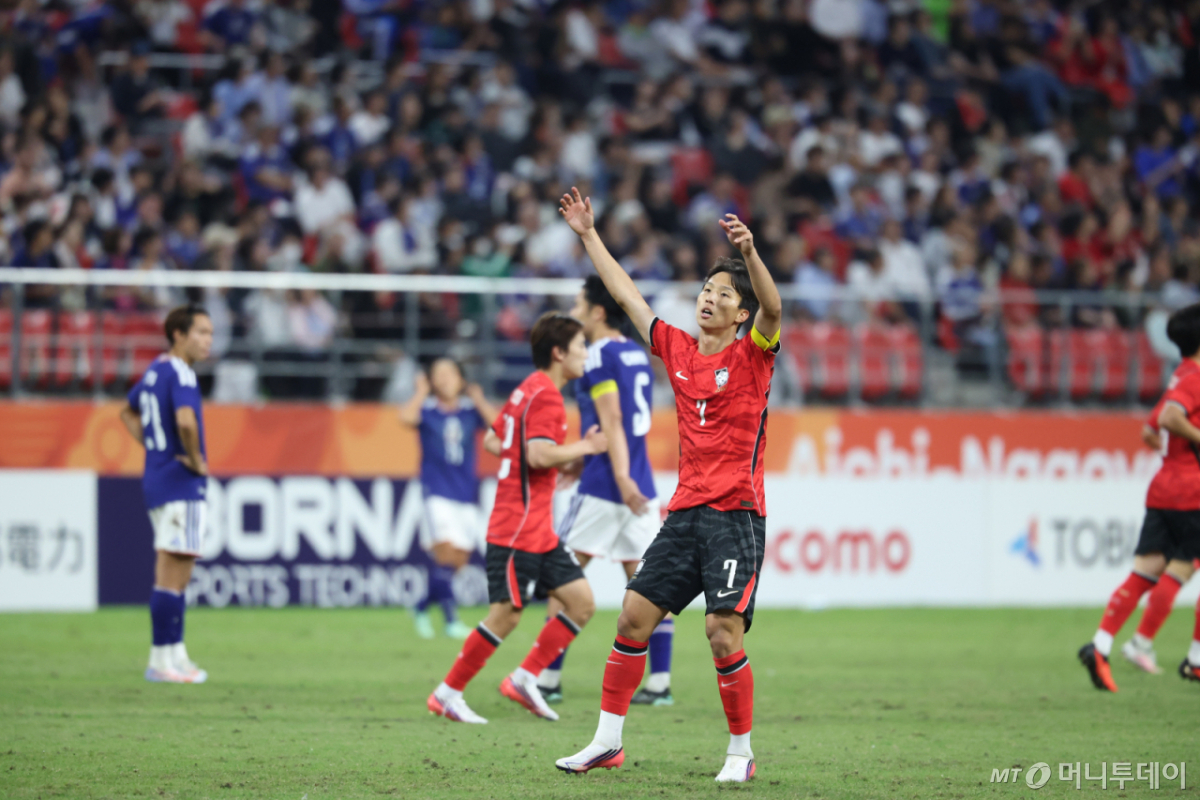 3일 일본 아이치현 도요타 스타디움에서 열린 2026 아이치·나고야 아시안게임 축구 결승전 대한민국과 일본의 경기, 대한민국 엄지성이 선제골을 넣은뒤 세리머니를 하고 있다. /사진=뉴스1