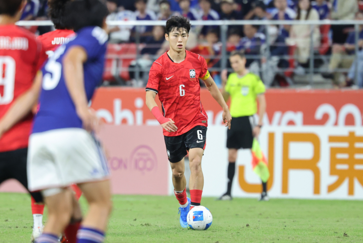 2026 아이치·나고야 아시안게임 남자 축구 금메달을 따낸 이민성호 주장 이기혁이 일본의 선수 연령 차이 지적에 대해 "불만이라면 다음에는 23세로 맞춰 나오면 된다"며 직설적으로 받아쳤다. 사진은 이기혁. /사진=뉴스1