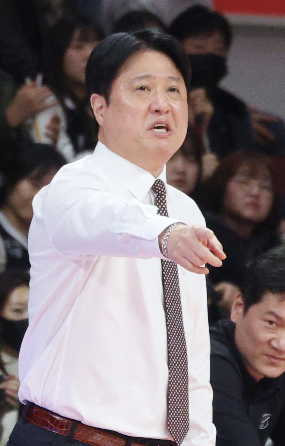 문경은 수원KT 감독이 작전 지시를 하고 있다. /사진=김진경 대기자