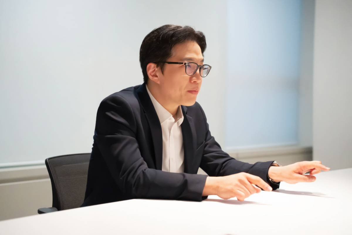김광준 에이아이트릭스 대표가 최근 서울 강남구 에이아이트릭스 신사옥에서 머니투데이와 인터뷰하는 모습. /사진제공=에이아이트릭스
