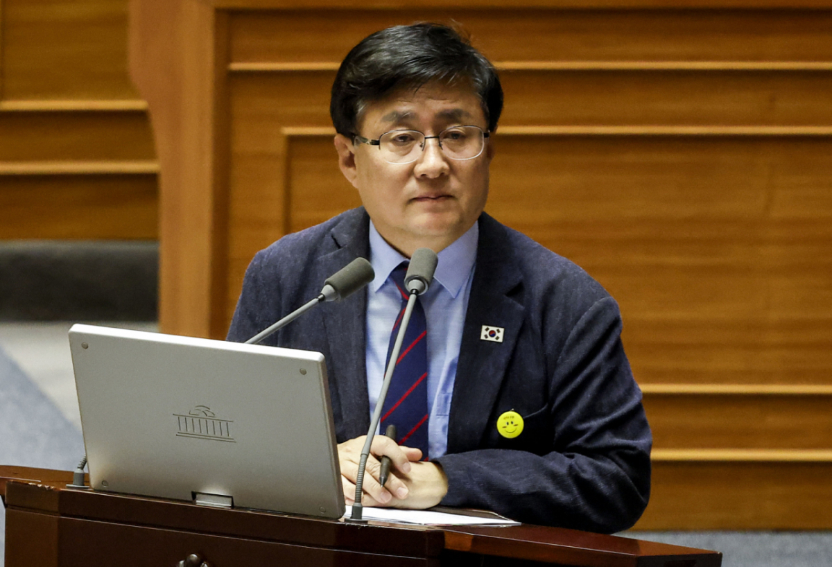 김성환 기후에너지환경부 장관이 14일 서울 여의도 국회에서 열린 제439회국회(정기회) 제8차 본회의 교육·사회·문화 분야 대정부질문에서 서범수 국민의힘 의원의 질의에 답하고 있다. 2026.09.14. jhope@newsis.com /사진=뉴시스