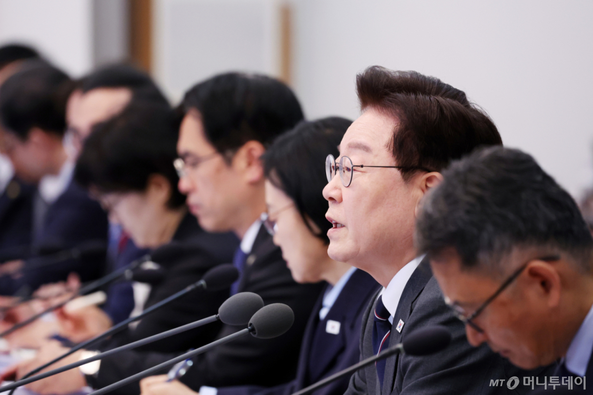 [서울=뉴시스] 김진아 기자 = 이재명 대통령이 6일 청와대에서 열린 국무회의에서 발언하고 있다. (청와대통신사진기자단) 2026.10.06. bluesoda@newsis.com /사진=김진아