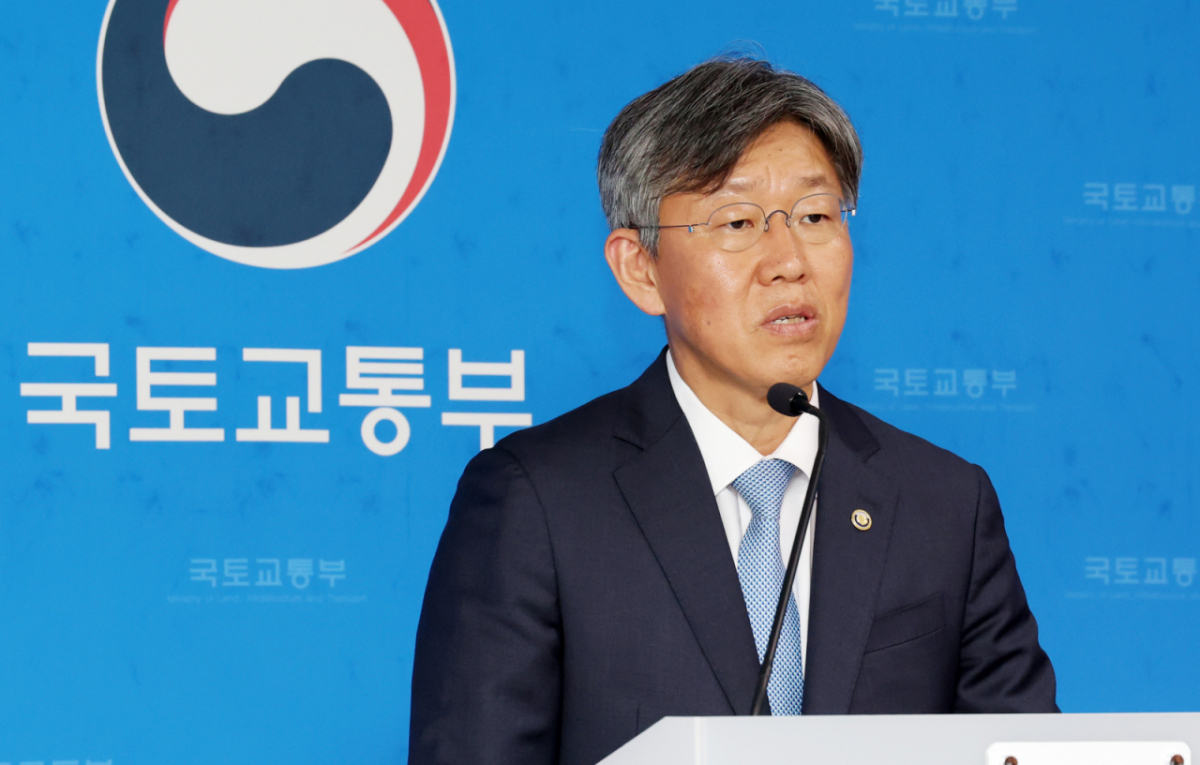 (세종=뉴스1) 김기남 기자 = 김이탁 국토교통부 1차관이 21일 세종시 정부세종청사에서 '두텁고 촘촘한 주거복지 실현을 위한 주거안정플랜' 내용을 발표하고 있다.2026.9.21/뉴스1 Copyright © 뉴스1. All rights reserved. 무단 전재 및 재배포, AI학습 이용 금지. /사진=(세종=뉴스1) 김기남 기자