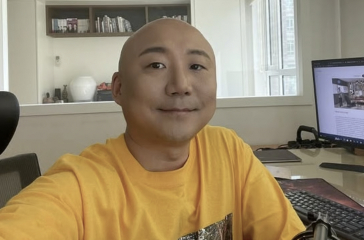 웹툰 작가 주호민씨가 발달장애아동 등 학대 피해가 의심되는 경우에는 타인이 상황을 몰래 녹음할 수 있도록 대법원이 법 적용의 '예외'를 인정하라고 촉구했다/사진=주호민 SNS