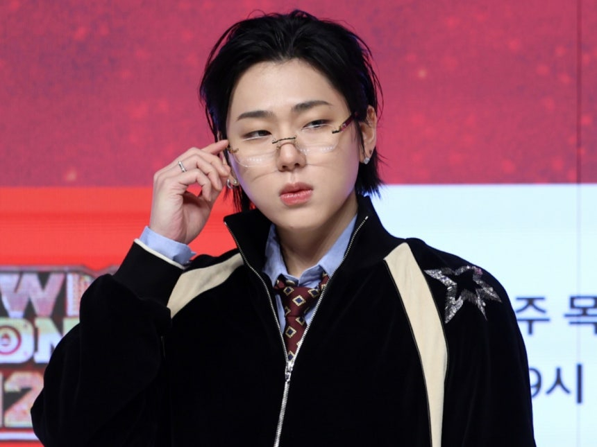 가수 지코가 3박4일 여행을 위해 3시간 동안 의상 피팅을 하고 캐리어 5개를 준비하며 '패션피플'로서 남다른 열정을 드러냈다./사진=뉴시스
