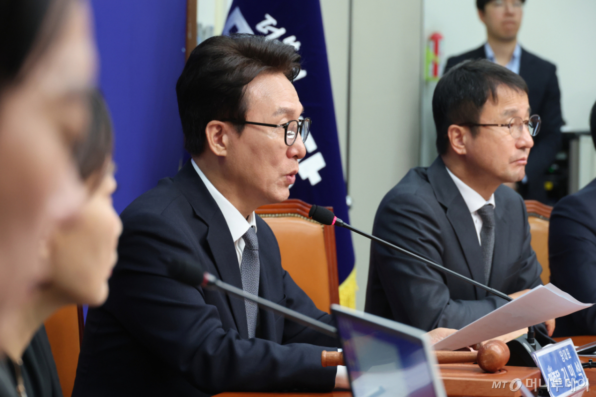 (서울=뉴스1) 신웅수 기자 = 김민석 더불어민주당 대표가 7일 서울 여의도 국회에서 열린 최고위원회의에서 발언하고 있다. 2026.10.7/뉴스1 Copyright © 뉴스1. All rights reserved. 무단 전재 및 재배포, AI학습 이용 금지. /사진=(서울=뉴스1) 신웅수 기자
