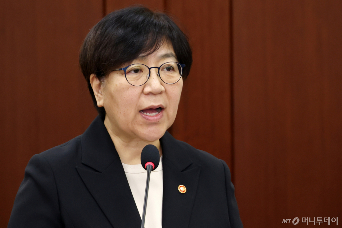 정은경 보건복지부 장관이 7일 서울 여의도 국회에서 열린 보건복지위원회의 보건복지부와 질병관리청에 대한 국정감사에서 업무보고를 하고 있다. /사진=뉴시스