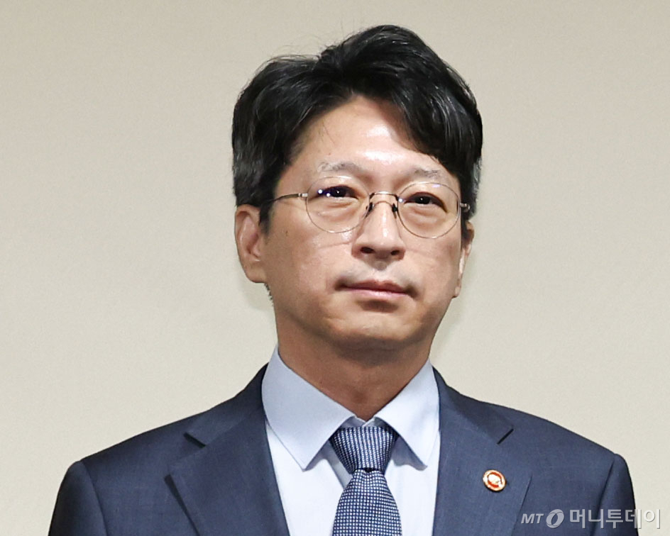 (서울=뉴스1) 이종수 기자 = 홍지선 국토교통부 장관이 2일 오전 서울 중구 은행회관에서 열린 시장상황점검회의에 참석하고 있다. 2026.10.2/뉴스1 Copyright © 뉴스1. All rights reserved. 무단 전재 및 재배포, AI학습 이용 금지. /사진=(서울=뉴스1) 이종수 기자