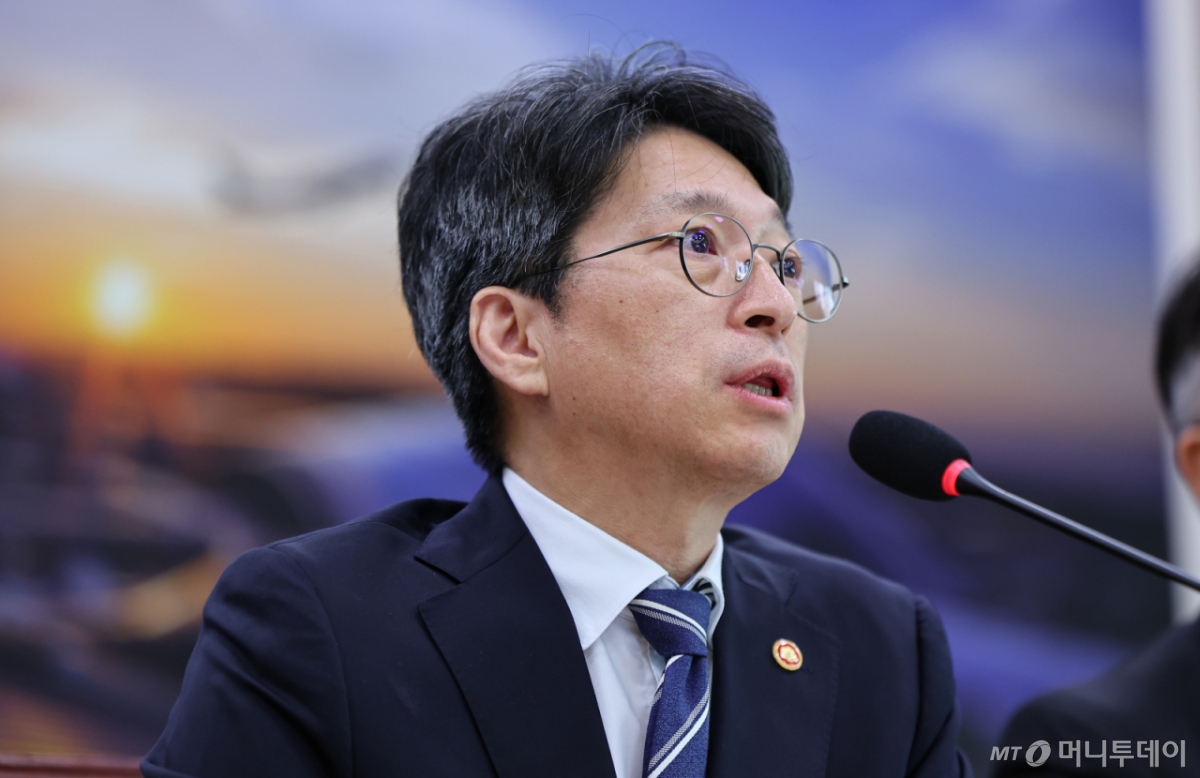 (서울=뉴스1) 김도우 기자 = 홍지선 국토교통부 장관이 7일 서울 여의도 국회에서 열린 국토교통위원회 국정감사에서 의원 질의에 답하고 있다. 2026.10.7/뉴스1 Copyright © 뉴스1. All rights reserved. 무단 전재 및 재배포, AI학습 이용 금지. /사진=(서울=뉴스1) 김도우 기자