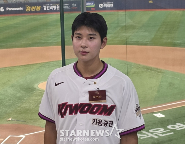 6일 키움과 KT와 경기를 앞두고 취재진과 인터뷰를 마친 뒤 하현승의 모습. /사진=박수진 기자