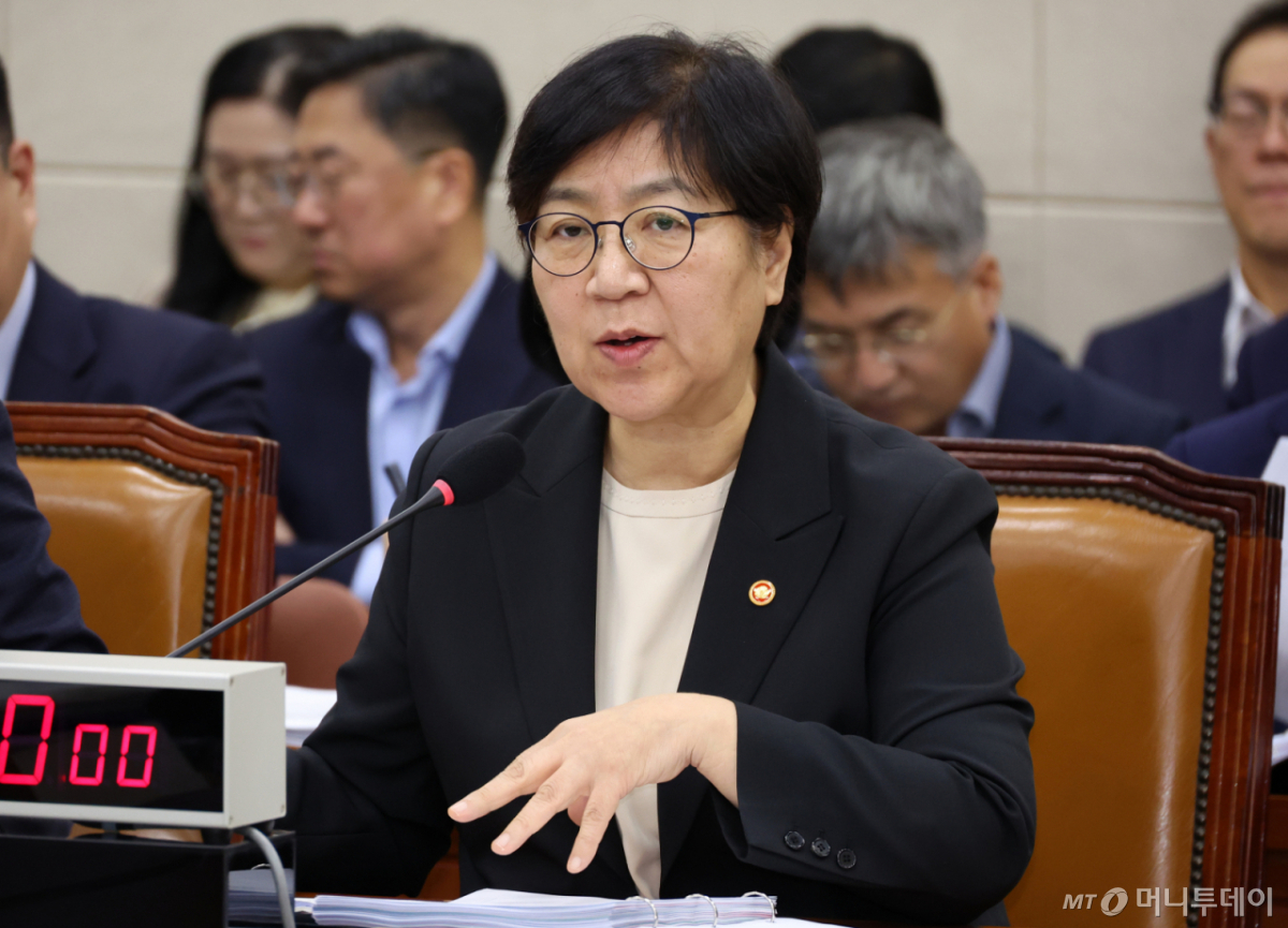 정은경 보건복지부 장관이 7일 서울 여의도 국회에서 열린 보건복지위원회의 보건복지부와 질병관리청에 대한 국정감사에서 의원 질의에 답변하고 있다./사진=뉴시스