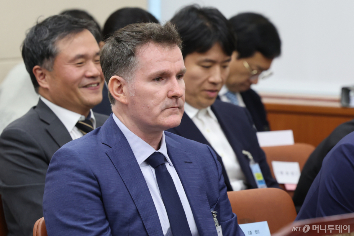 (서울=뉴스1) 황기선 기자 = 브렛 앤서니 매티스 쿠팡 정보보호최고책임자(CISO)가 6일 서울 여의도 국회 과학기술정보방송통신위원회에서 열린 과기부 등에 대한 국정감사에 증인으로 출석해 있다. 2026.10.6/뉴스1  Copyright © 뉴스1. All rights reserved. 무단 전재 및 재배포,  AI학습 이용 금지. /사진=(서울=뉴스1) 황기선 기자