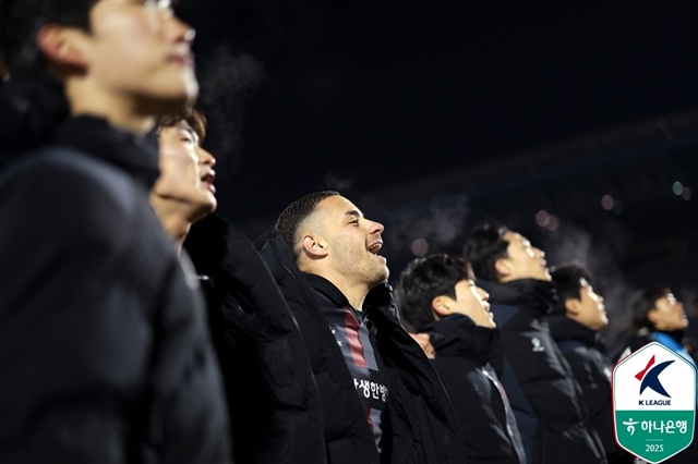 바사니(가운데). /사진=한국프로축구연맹 제공