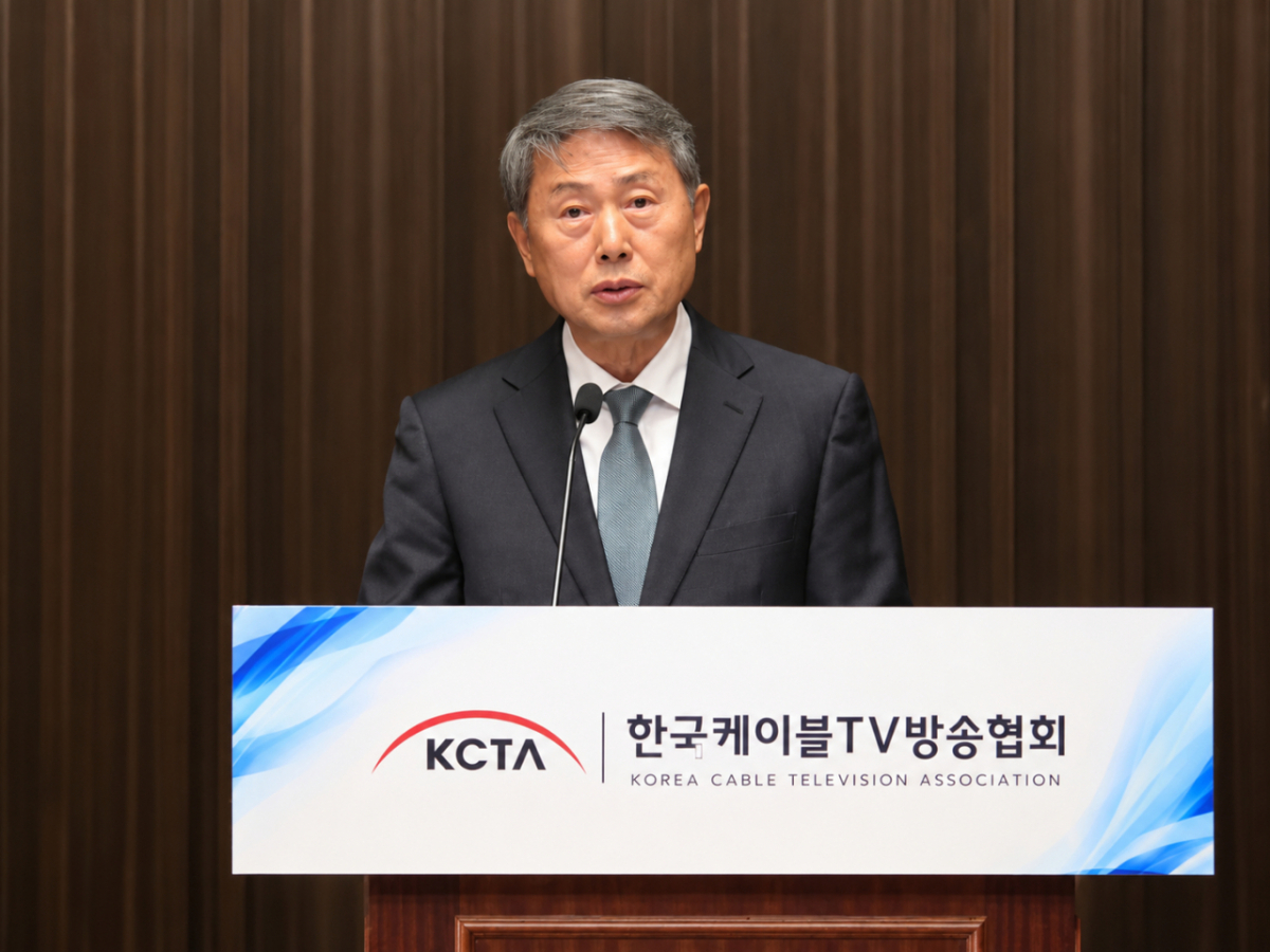 황희만 한국케이블TV방송협회장이 8일 서울 마포구 서울가든호텔에서 열린 기자간담회에서 인사말을 하고 있다./사진=구자윤 기자