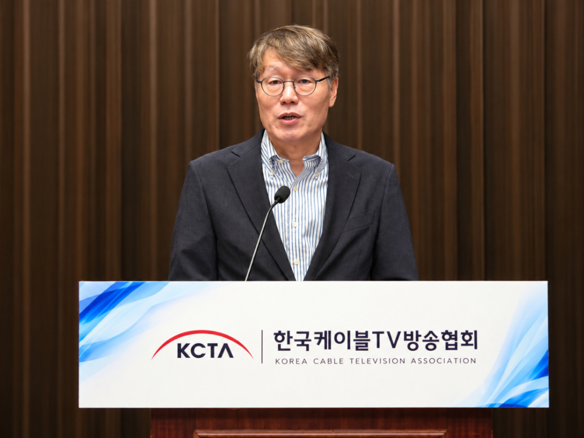 이한오 한국케이블TV방송협회 SO협의회장이 8일 서울 마포구 서울가든호텔에서 열린 기자간담회에서 발표를 하고 있다./사진=구자윤 기자