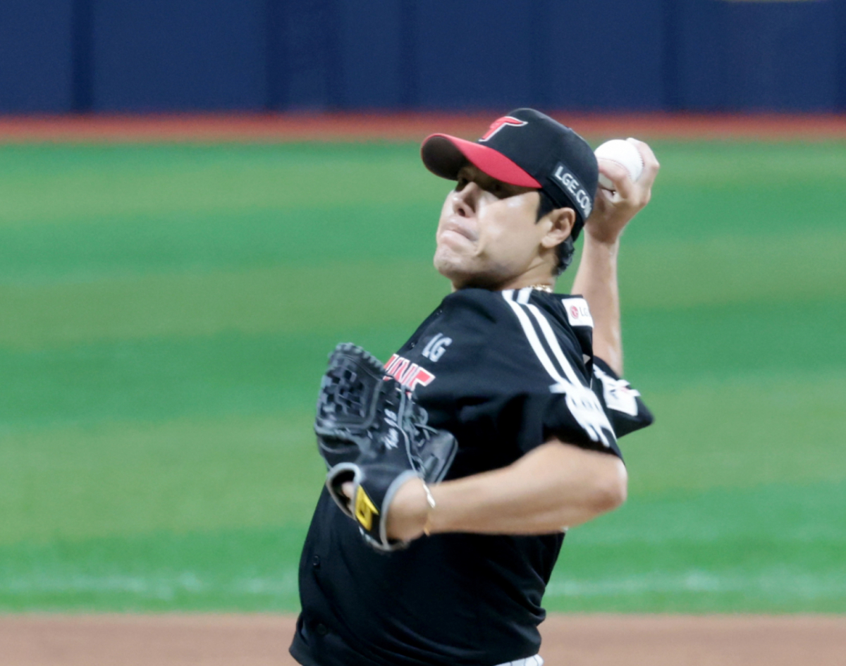 LG 우완불펜 김진성이 12일 고척스카이돔에서 열린 2026KBO리그 키움히어로즈와 LG트윈스 경기 7회말 무실점 피칭을 펼치고 있다. 2026.08.12. /사진=강영조 cameratalks@