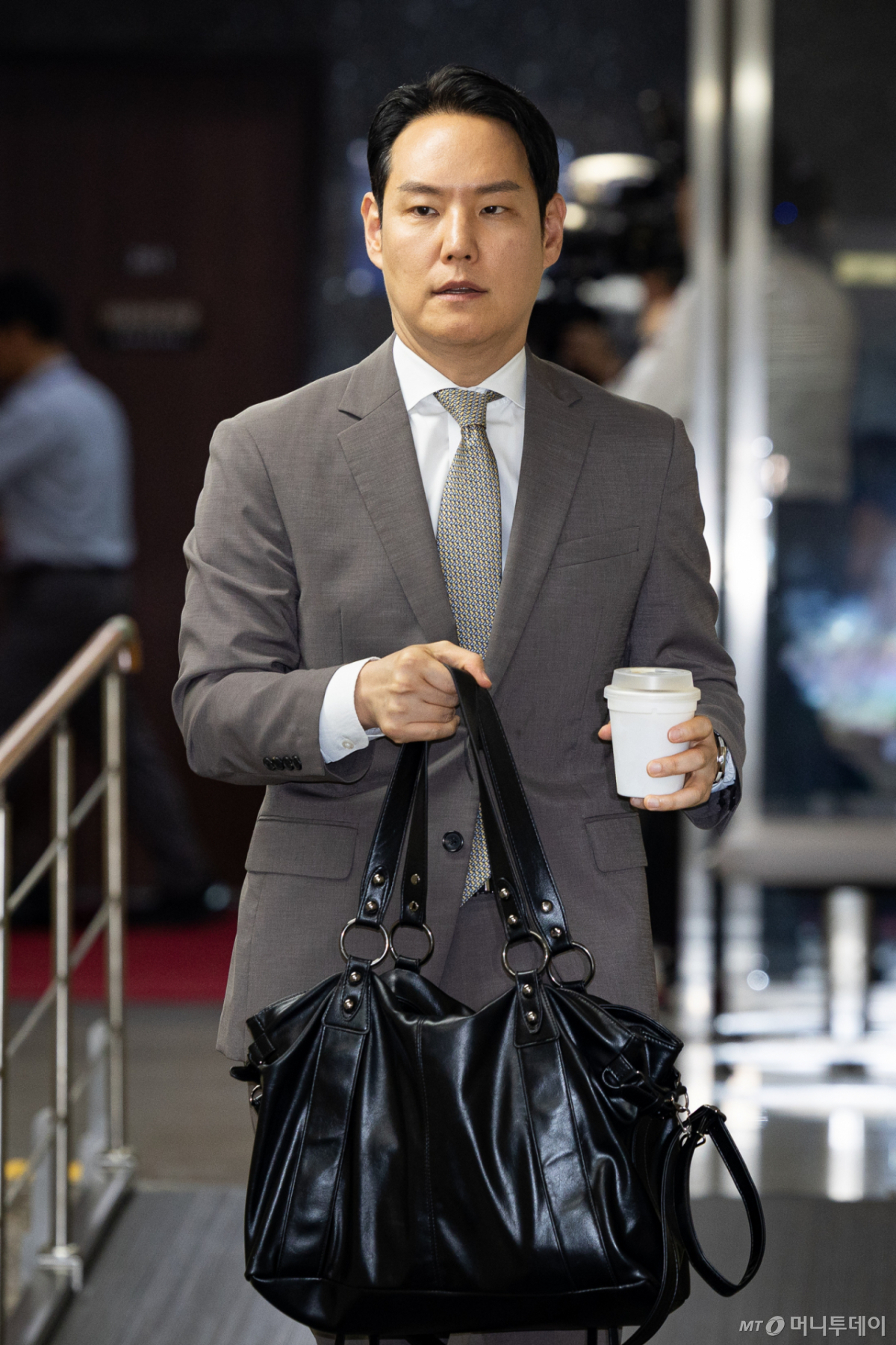 (서울=뉴스1) 유승관 기자 = 김한규 더불어민주당 원내정책수석부대표가 24일 서울 여의도 국회에서 열린 비공개 의원총회에 들어서고 있다. 2026.7.24/뉴스1 Copyright © 뉴스1. All rights reserved. 무단 전재 및 재배포, AI학습 이용 금지. /사진=(서울=뉴스1) 유승관 기자