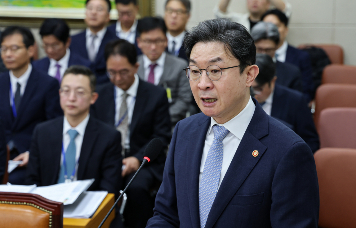 이억원 금융위원장이 8일 서울 여의도 국회에서 열린 정무위원회 국정감사에 출석해 업무보고 및 인사말을 하고 있다. /사진=뉴스1