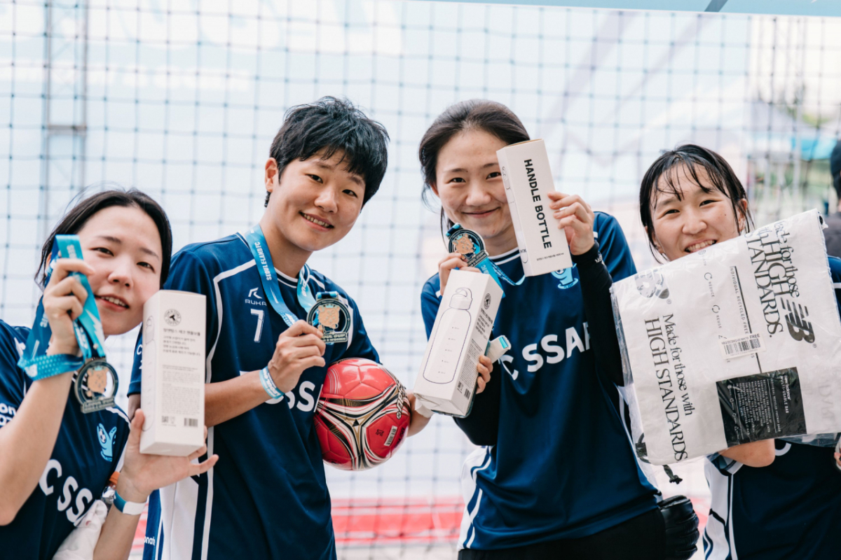 서울 이랜드 FC가 오는 10일 서울 양천구 해마루축구장에서 공식 파트너사 뉴발란스와 함께 '2026 레울컵'을 개최한다. 사진은 지난해 레울컵에 참가한 선수들의 모습. /사진=서울 이랜드 제공