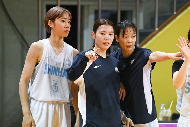 신지현(오른쪽). /사진= WKBL 제공