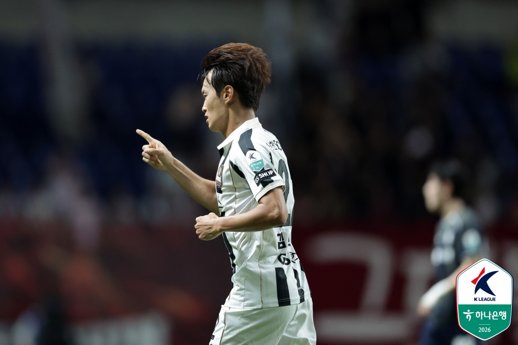 김진수의 경기 모습. /사진=한국프로축구연맹 제공