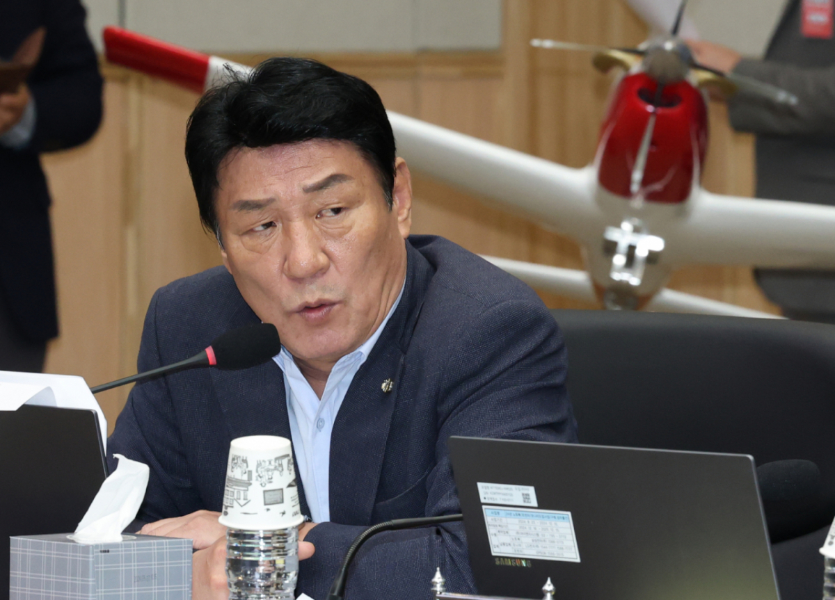 (계룡=뉴스1) 김기태 기자 = 강대식 국민의힘 위원이 23일 오전 충남 계룡대에서 열린 국회 국방위원회의 공군본부에 대한 국정감사에서 질의하고 있다. 2025.10.23/뉴스1 Copyright © 뉴스1. All rights reserved. 무단 전재 및 재배포, AI학습 이용 금지. /사진=(계룡=뉴스1) 김기태 기자