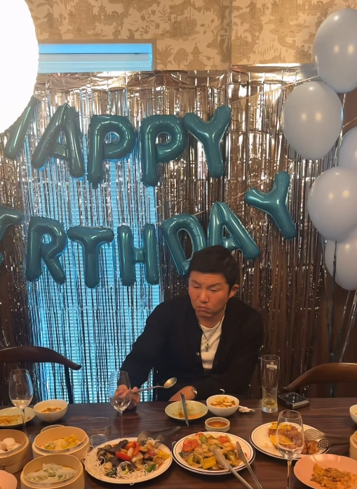 방송인 조세호의 일상을 몰래 공개한다는 '익명의 SNS(소셜미디어) 계정'이 등장해 화제를 모으고 있다. 사진은 조세호의 일상을 공개한 SNS 계정에 올라온 영상. /사진=인스타그램 화면 갈무리