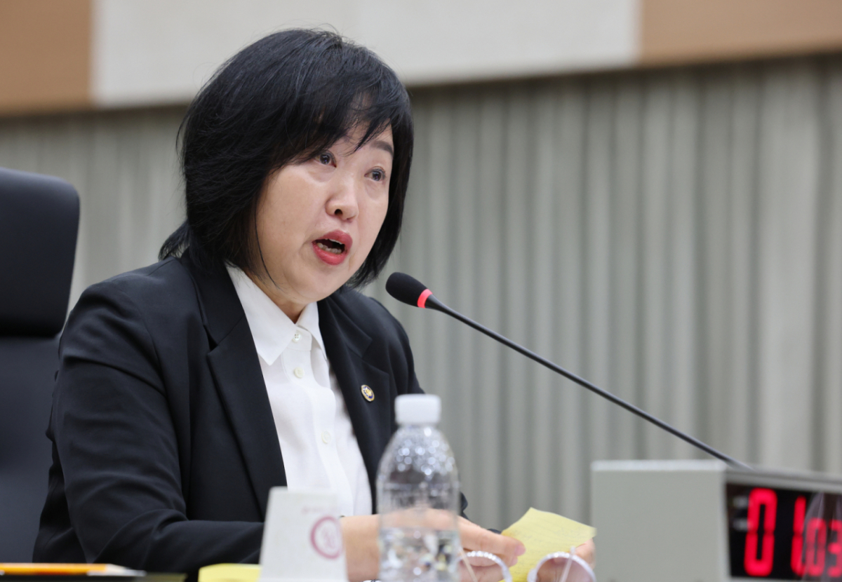 (대전=뉴스1) 김기태 기자 = 홍소영 병무청장이 12일 정부대전청사 병무청에서 열린 국회 국방위원회 국정감사에 출석해 의원들의 질의에 답변하고 있다. 2026.10.12/뉴스1 Copyright © 뉴스1. All rights reserved. 무단 전재 및 재배포, AI학습 이용 금지. /사진=(대전=뉴스1) 김기태 기자