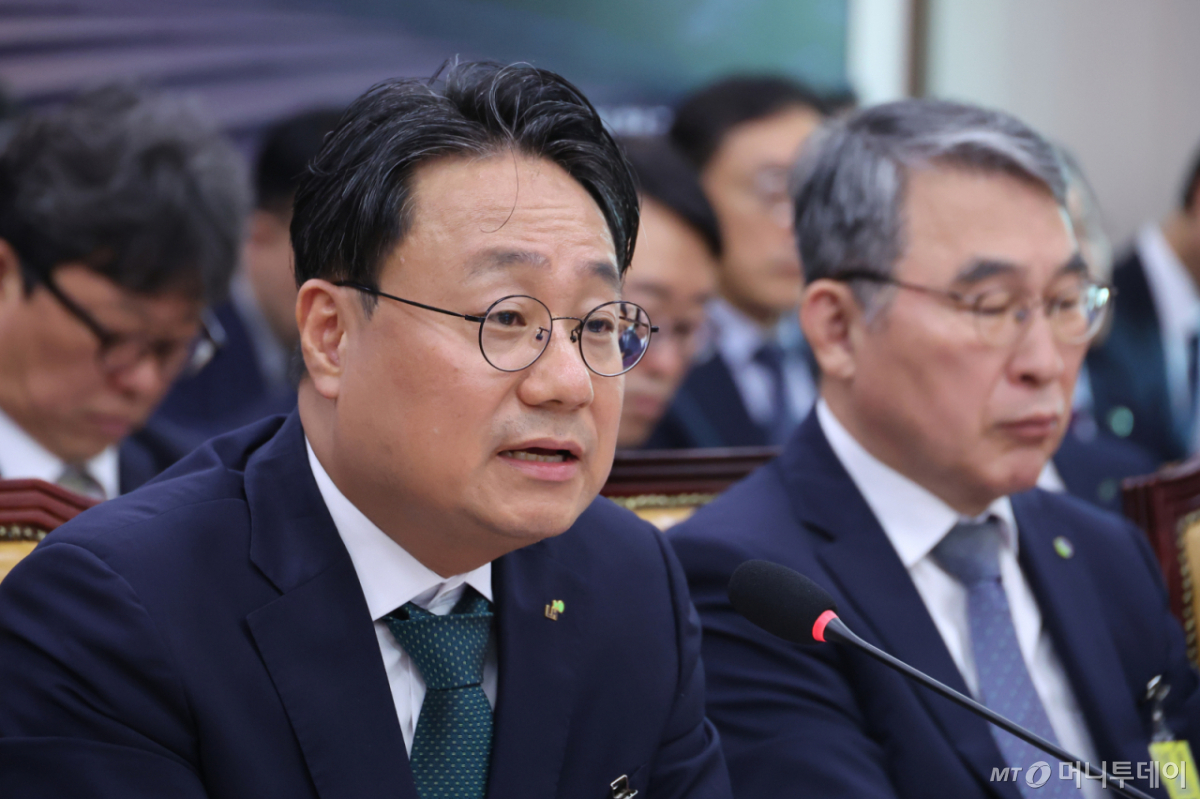 (서울=뉴스1) 신웅수 기자 = 이성훈 한국토지주택공사 사장이 12일 서울 여의도 국회에서 열린 국토교통위원회의 한국토지주택공사 등에 대한 국정감사에서 의원 질의에 답변하고 있다. 2026.10.12/뉴스1 Copyright © 뉴스1. All rights reserved. 무단 전재 및 재배포, AI학습 이용 금지. /사진=(서울=뉴스1) 신웅수 기자