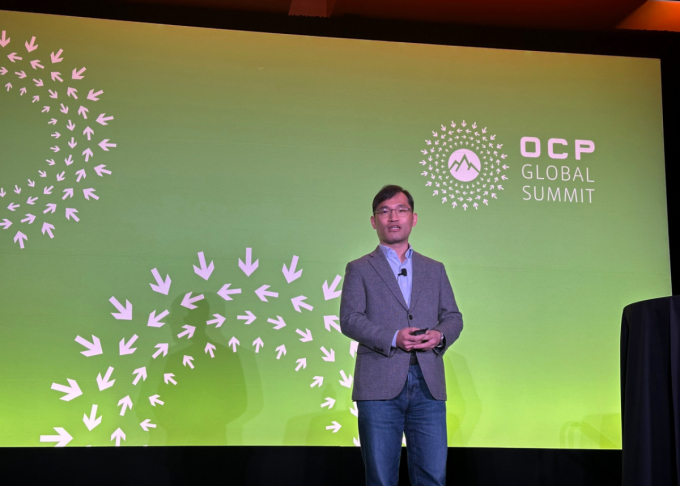 12일(현지시간) 미국 실리콘밸리에서 열린 'OCP 글로벌 서밋(Global Summit) 2026'에서 심호준 삼성전자 DS부문 메모리사업부 AE팀 상무가 발표를 하고 있다. /사진 제공=삼성전자