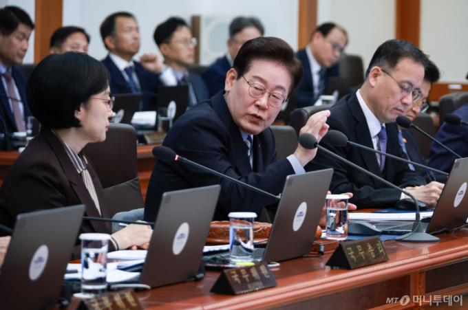 (서울=뉴스1) 이재명 기자 = 이재명 대통령이 13일 청와대에서 열린 국무회의에서 발언을 하고 있다, (청와대통신사진기자단) 2026.10.13/뉴스1 Copyright (C) 뉴스1. All rights reserved. 무단 전재 및 재배포, AI학습 이용 금지. /사진=(서울=뉴스1) 이재명 기자