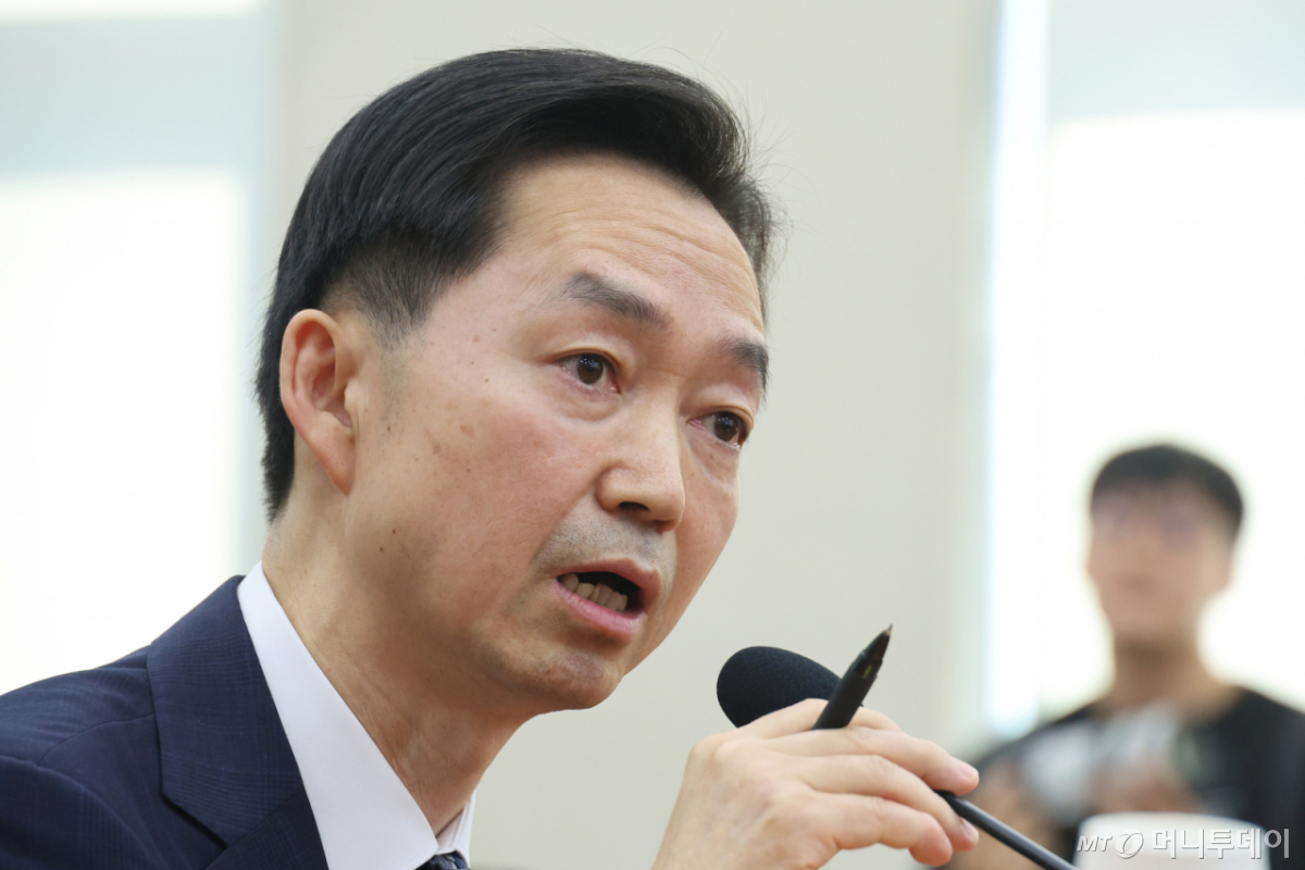 (서울=뉴스1) 신웅수 기자 = 김지용 중대범죄수사청장 후보자가 14일 서울 여의도 국회에서 열린 행정안전위원회 인사청문회에서 의원 질의에 답변하고 있다. 2026.10.14/뉴스1 Copyright © 뉴스1. All rights reserved. 무단 전재 및 재배포, AI학습 이용 금지. /사진=(서울=뉴스1) 신웅수 기자