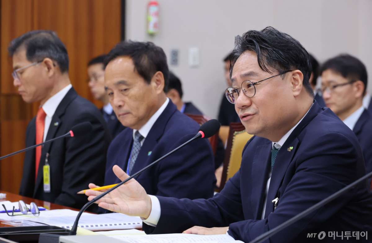 (서울=뉴스1) 신웅수 기자 = 이성훈 한국토지주택공사 사장이 12일 서울 여의도 국회에서 열린 국토교통위원회의 한국토지주택공사 등에 대한 국정감사에서 의원 질의에 답변하고 있다. 2026.10.12/뉴스1 Copyright © 뉴스1. All rights reserved. 무단 전재 및 재배포, AI학습 이용 금지. /사진=(서울=뉴스1) 신웅수 기자