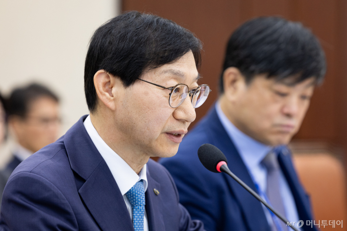 김성주 국민연금공단 이사장이 14일 서울 여의도 국회에서 열린 보건복지위원회의 국민연금공단에 대한 국정감사에 출석해 의원 질의에 답하고 있다./사진=뉴스1