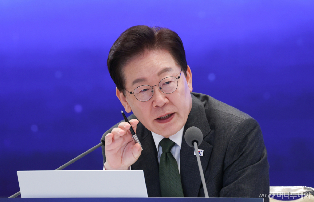 (서울=뉴스1) 허경 기자 = 이재명 대통령이 14일 청와대 영빈관에서 열린 국민주권정부 인구전략 비전 선포식에서 발언하고 있다. (청와대통신사진기자단) 2026.10.14/뉴스1  Copyright © 뉴스1. All rights reserved. 무단 전재 및 재배포,  AI학습 이용 금지. /사진=(서울=뉴스1) 허경 기자