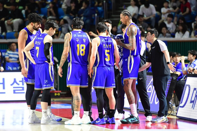 서울 삼성 선수단. /사진=KBL 제공