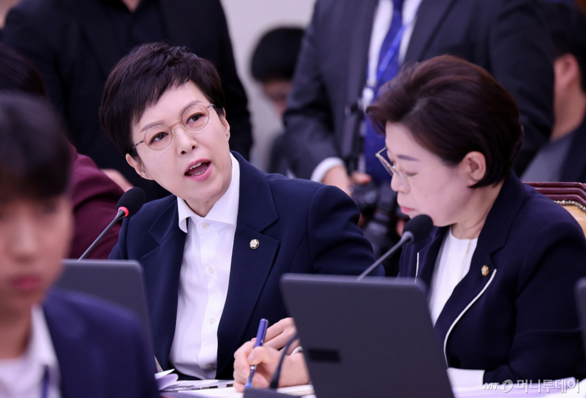 (서울=뉴스1) 박지혜 기자 = 16일 서울 여의도 국회에서 열린 홍지선 국토교통부 장관 후보자 인사청문회에서 김은혜 국민의힘 의원이 질의하고 있다. 2026.9.16/뉴스1 Copyright © 뉴스1. All rights reserved. 무단 전재 및 재배포, AI학습 이용 금지. /사진=(서울=뉴스1) 박지혜 기자