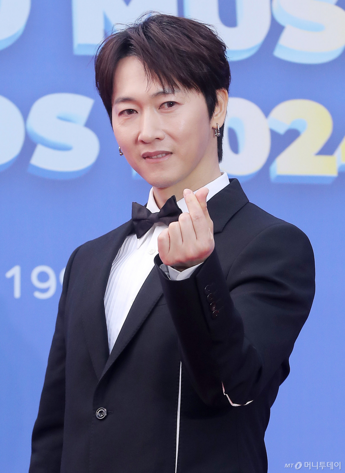 가수 장우혁이 지난해 2월16일 오후 서울 중구 장충체육관에서 진행된 '한터뮤직어워즈 2024' 레드카펫 행사에 참석해 포즈를 취하고 있다. /사진=김창현 기자.