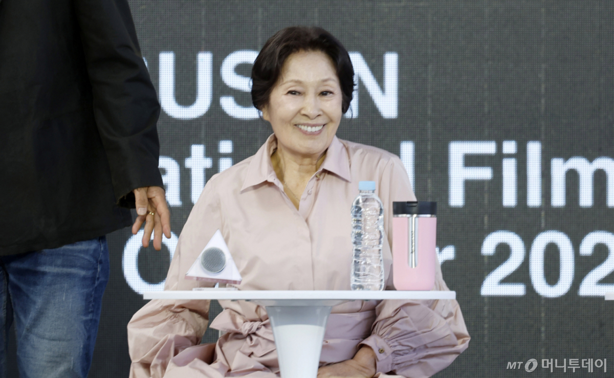 배우 김혜자(84)가 영화 '여전히 찬란하게' 무대 인사 일정을 당일 취소했다./사진=머니투데이 DB