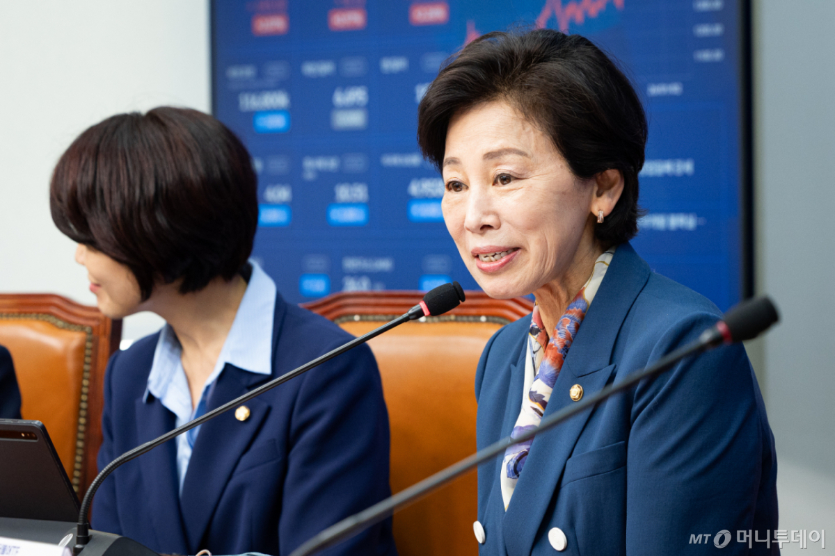 남인순 더불어민주당 동물과더불어 TF 단장이 22일 서울 여의도 국회에서 열린 동물과더불어 TF 출범식에서 인사말을 하고 있다./사진=뉴스1