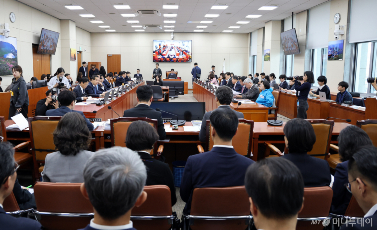 [서울=뉴시스] 최진석 기자 = 국회 기후에너지환경노동위원회 국정감사장. /사진=최진석