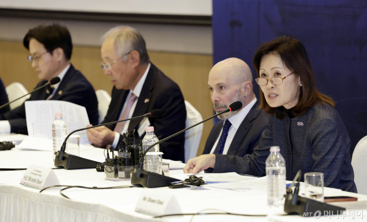 [서울=뉴시스] 최동준 기자 = 미셸 스틸 주한미국대사가 15일 서울 영등포구 FKI 컨퍼런스센터에서 열린 제36회 한미재계회의 총회에서 인사말을 하고 있다. 2026.10.15. photocdj@newsis.com 
